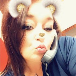 Meet your Posher, Danielle